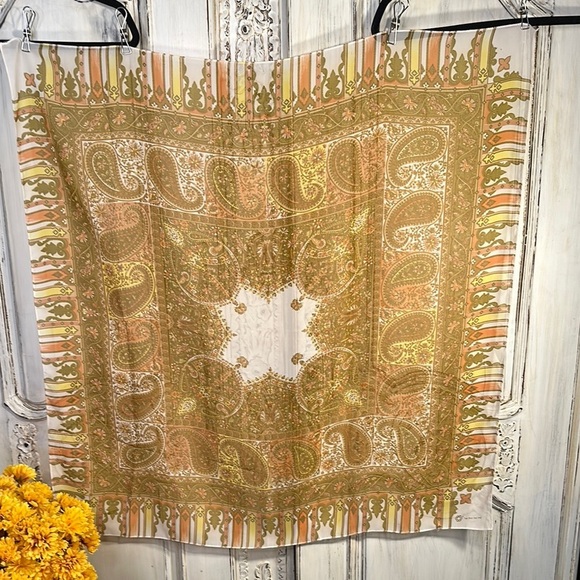 Elegant Paisley Scarf in Gold and Cream - Picture 1 of 7